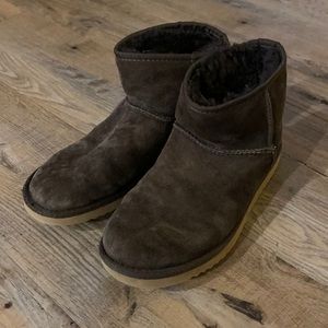 UGG CLASSIC MINI